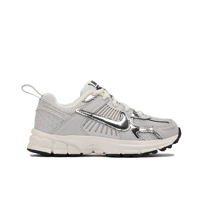 Nike Vomero 5 Sneakers - Light Gray & Metallic Silver