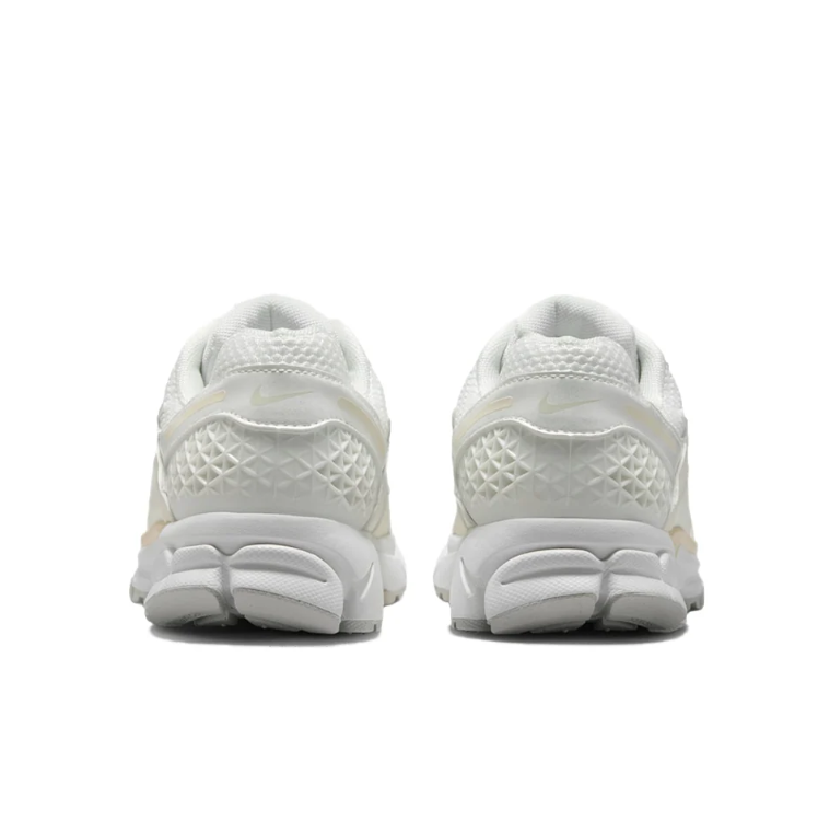 Nike Vomero 5 Sneakers - White & Cream